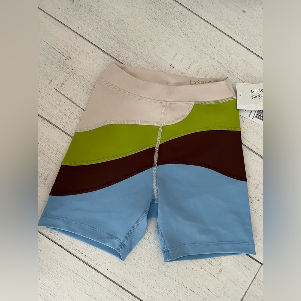 New L*Space Active New Heights Shorts Size XS NWT
